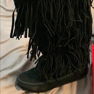 Fringe boots